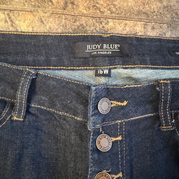 Judy Blue Jeans - Picture 5 of 5